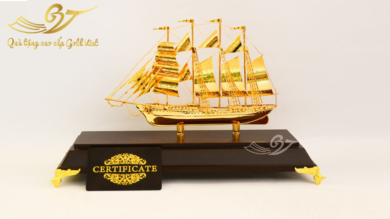 Mô hình thuyền buồm mạ vàng được sử dụng nhiều trong các lĩnh vực